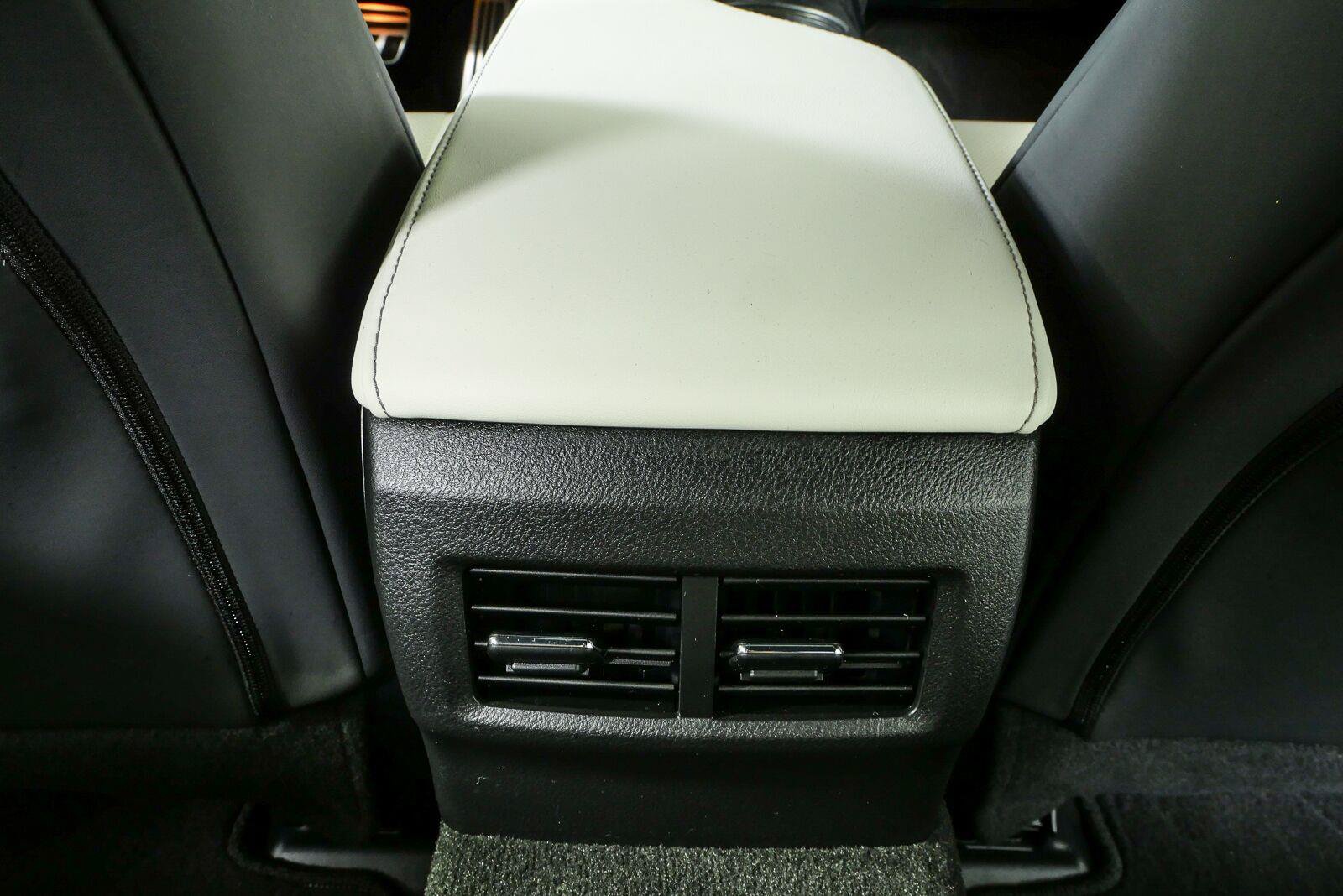Used 2025 Lexus IS 350 F Sport RWD image 19