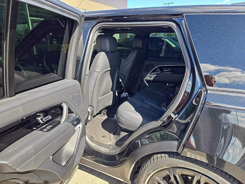 Certified 2023 Land Rover Range Rover SE image 17
