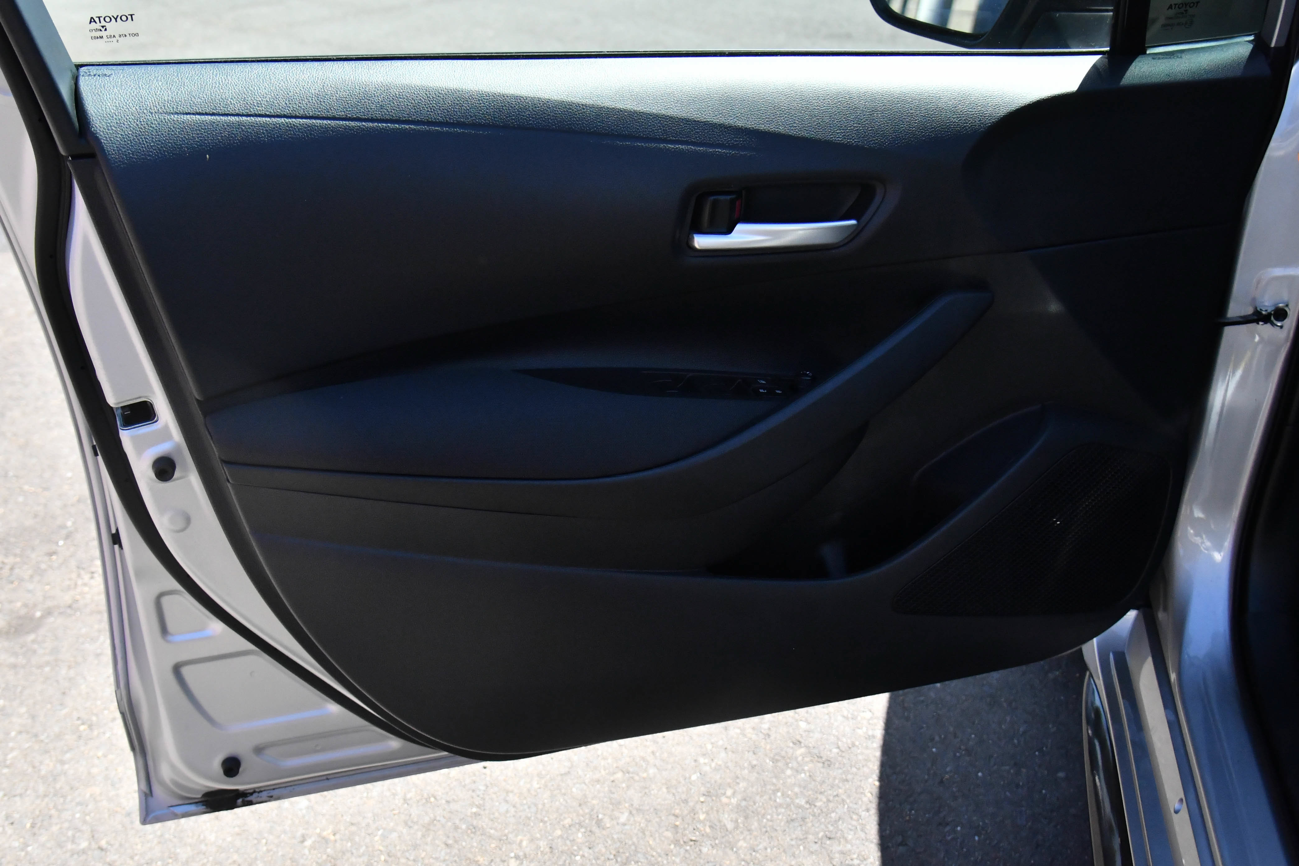Used 2026 Toyota Corolla SE w/ SE Package FWD image 14