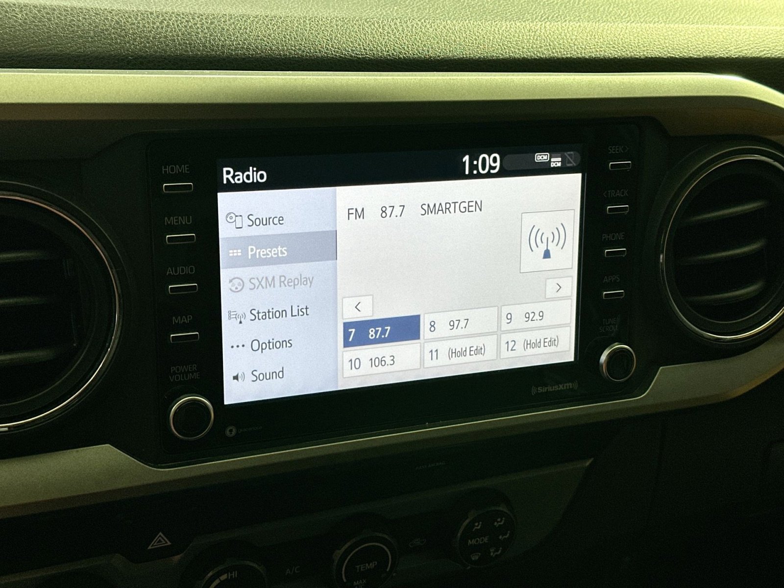 Used 2020 Toyota Tacoma SR5 image 22