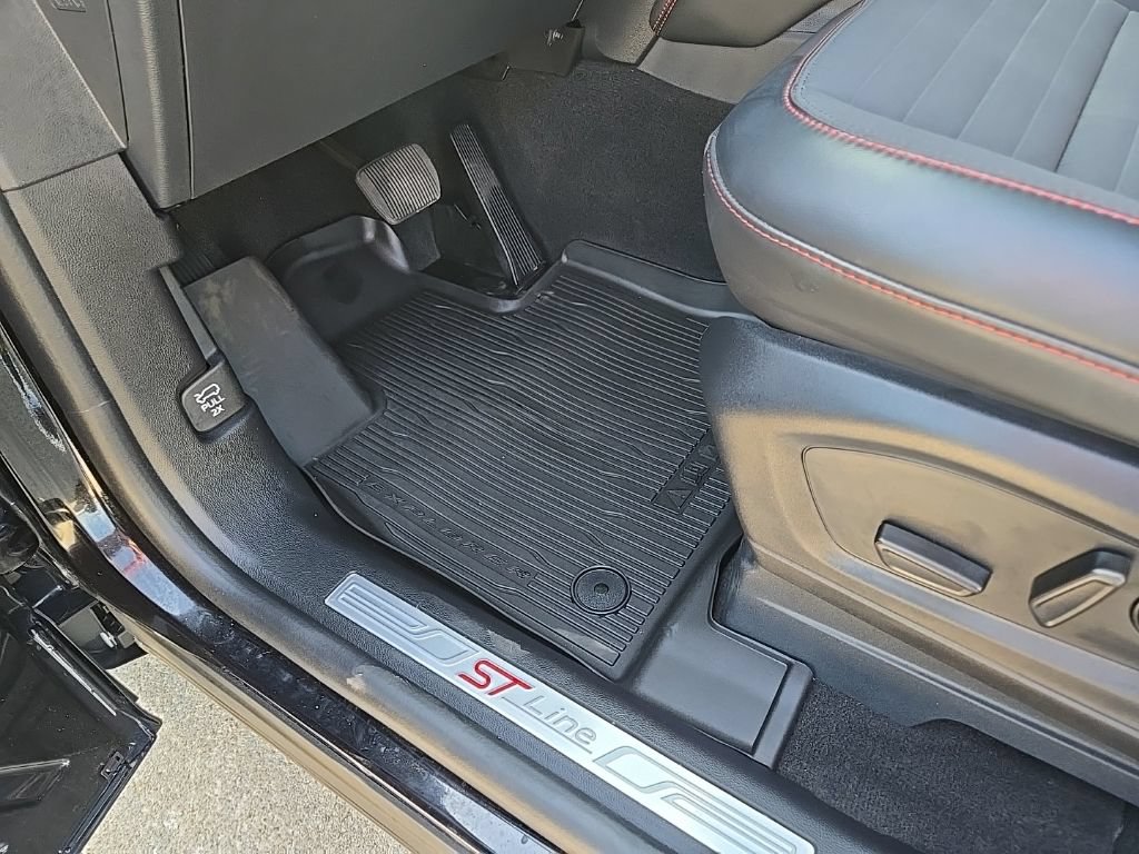 Used 2025 Ford Explorer ST-Line AWD/4WD image 40
