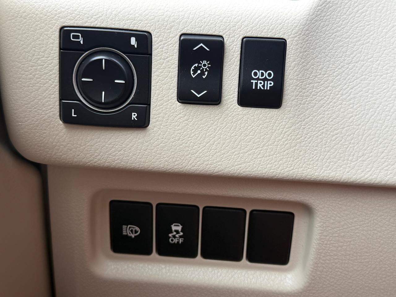 Used 2015 Lexus GX 460 w/ Premium Package AWD/4WD image 9