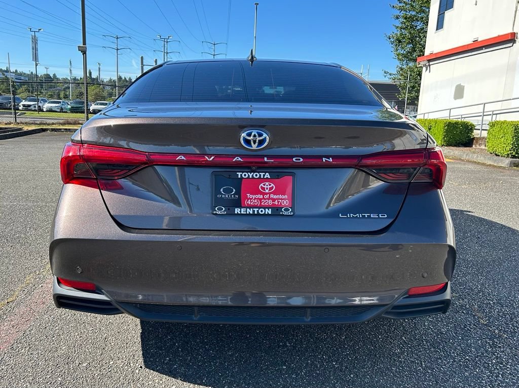 Certified 2019 Toyota Avalon Limited w/ Advanced Safety Package FWD image 6