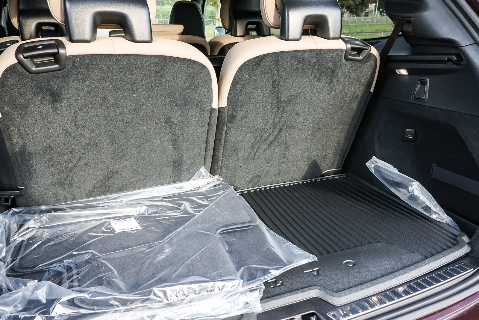 New 2026 Volvo XC90 B5 Plus w/ Protection Package image 26