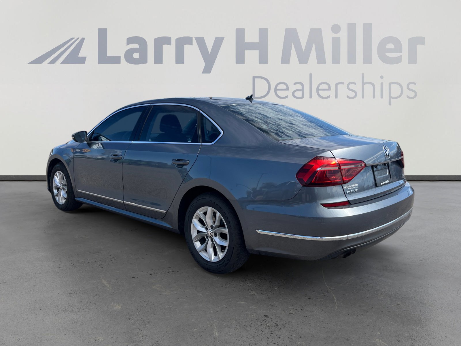 Used 2017 Volkswagen Passat 1.8T S image 3
