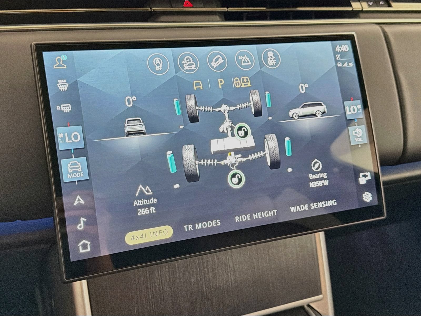 Certified 2025 Land Rover Range Rover SE AWD/4WD image 19