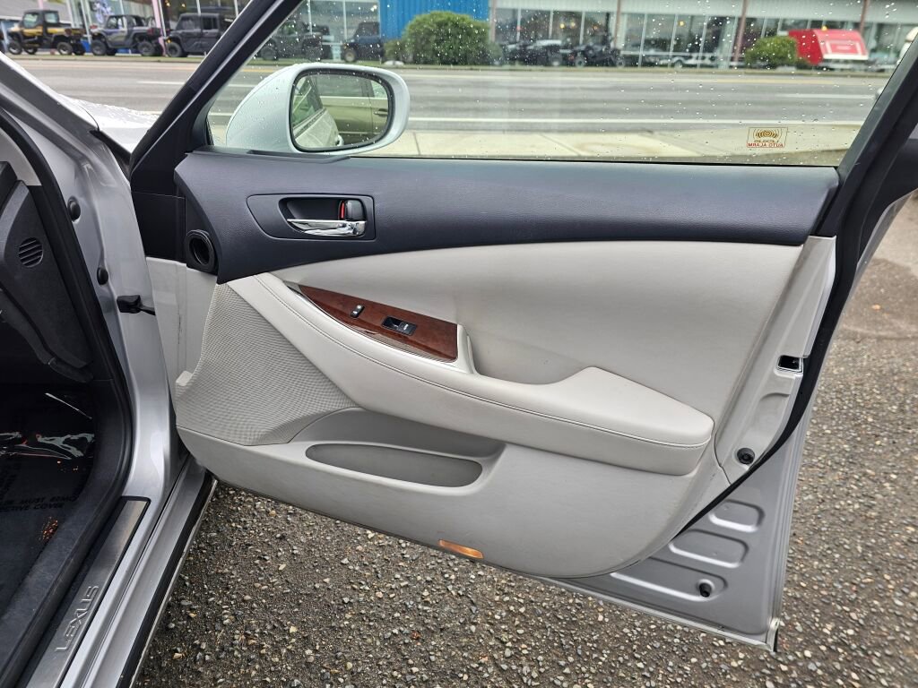 Used 2011 Lexus ES 350 image 10