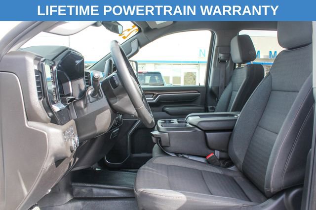 Used 2025 Chevrolet Silverado 3500 LT w/ Convenience Package AWD/4WD image 16