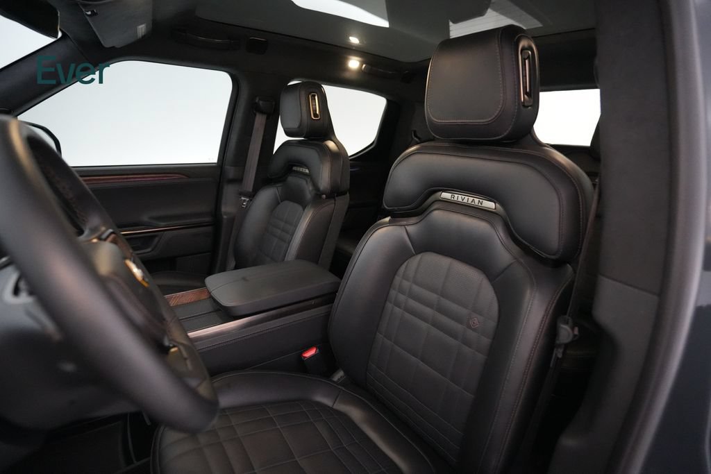 Used 2025 Rivian R1T Premium AWD/4WD image 4