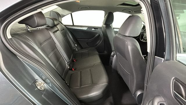 Used 2017 Volkswagen Jetta SE FWD image 29