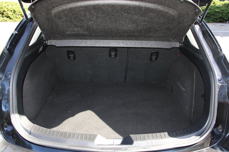 Used 2017 MAZDA MAZDA3 Touring FWD image 16