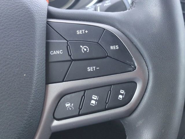 Used 2022 Jeep Cherokee Limited image 26