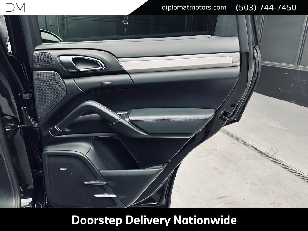 Used 2015 Porsche Cayenne Turbo AWD/4WD image 27