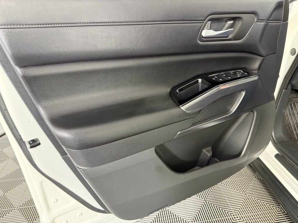 Used 2024 Nissan Pathfinder SL image 25