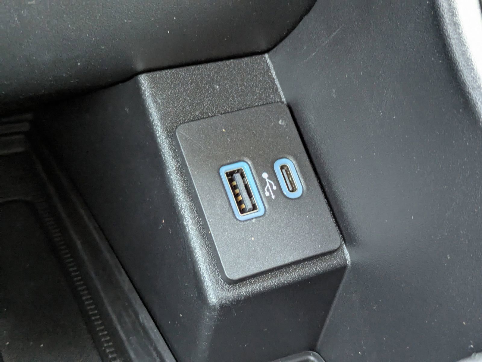 Certified 2022 Ford Edge SEL w/ Convenience Package image 21