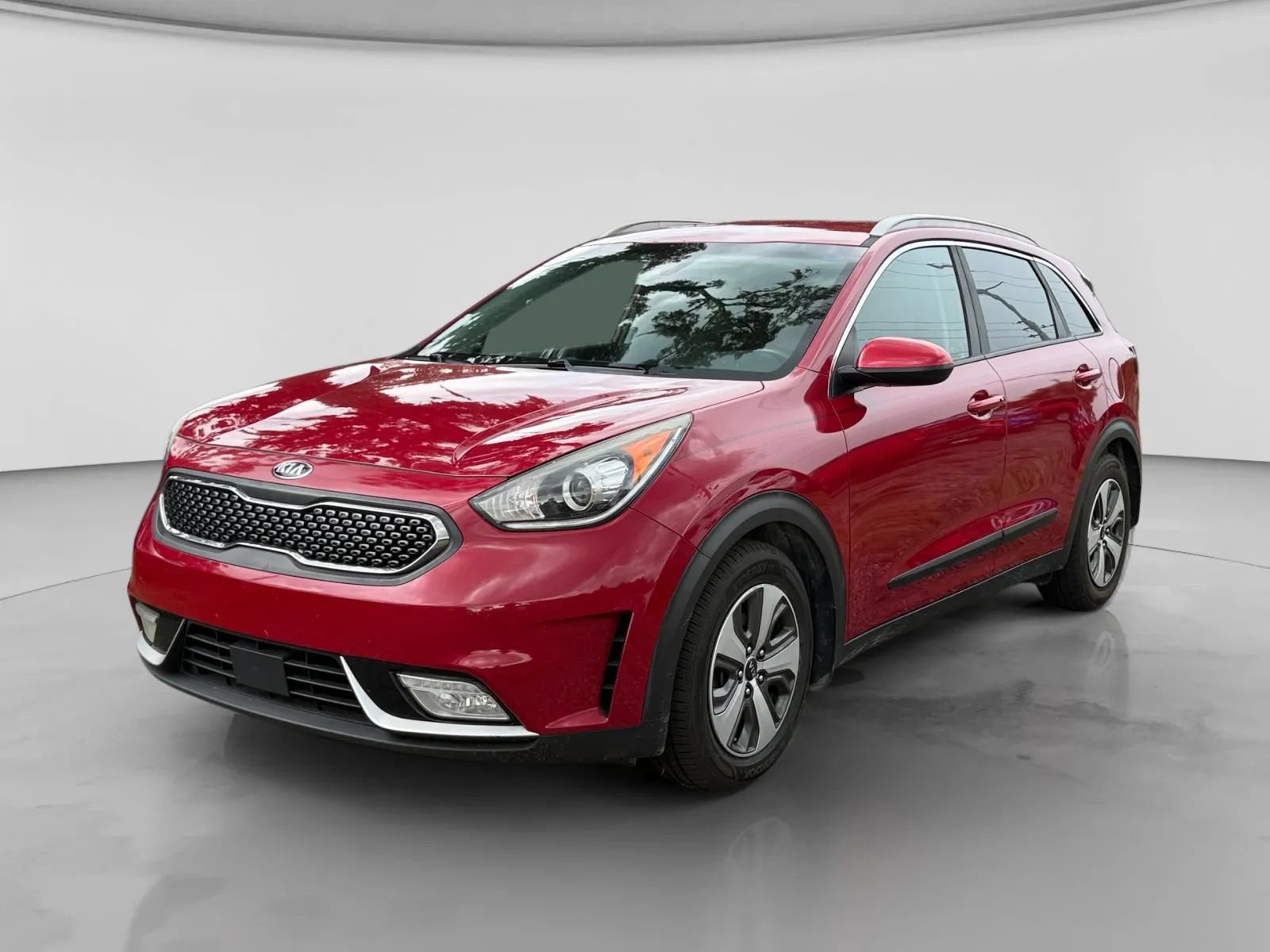 Used 2017 Kia Niro LX FWD image 1