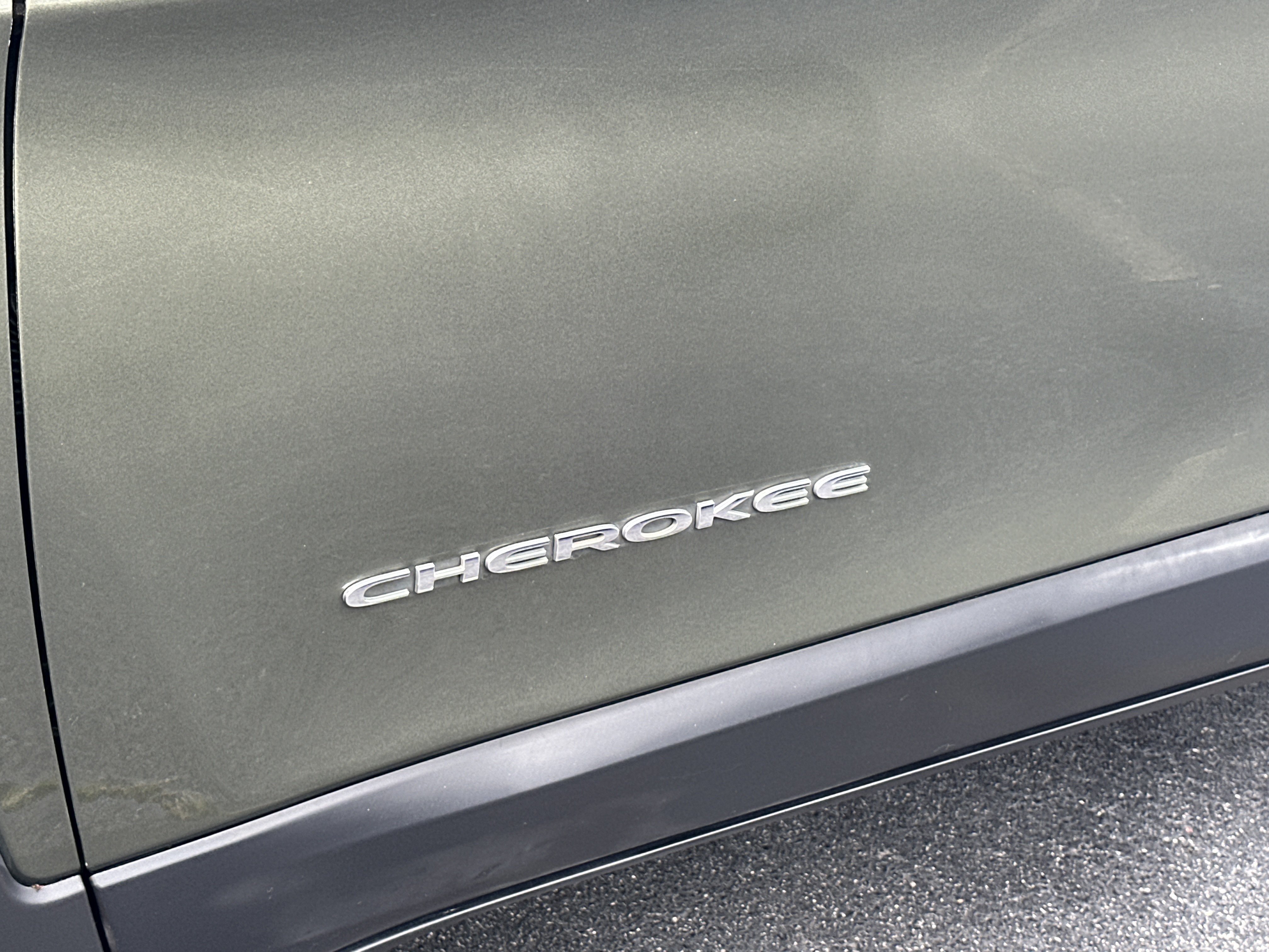 Used 2020 Jeep Cherokee Limited AWD/4WD image 14