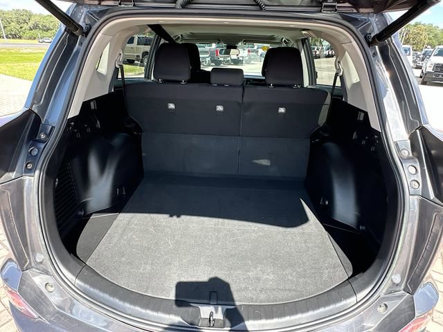 Used 2018 Toyota RAV4 XLE FWD image 25
