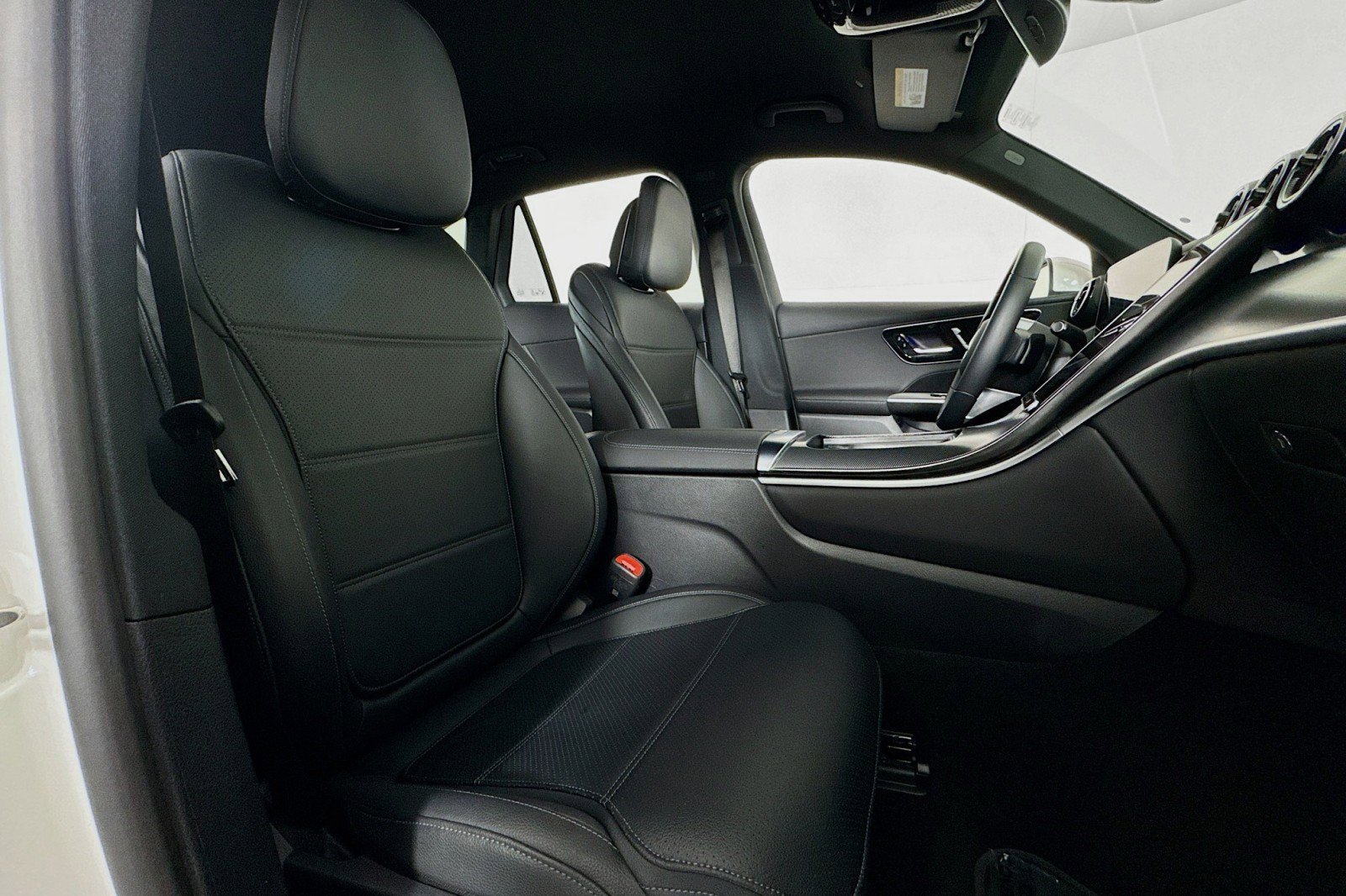 Certified 2026 Mercedes-Benz GLC 300 image 6