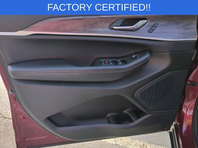 Certified 2024 Jeep Grand Cherokee Limited image 24