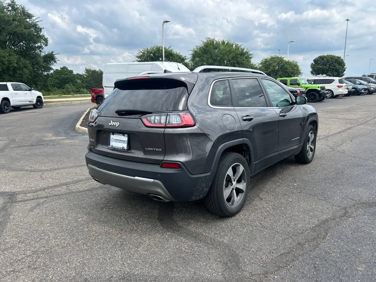 Used 2019 Jeep Cherokee Limited AWD/4WD image 3