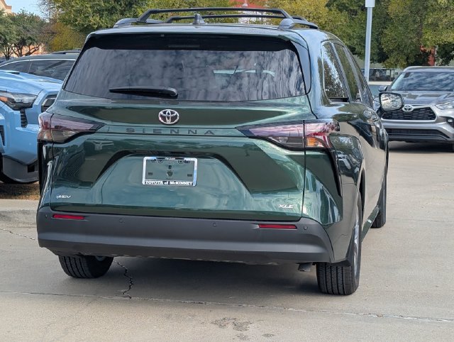 New 2026 Toyota Sienna XLE FWD image 4