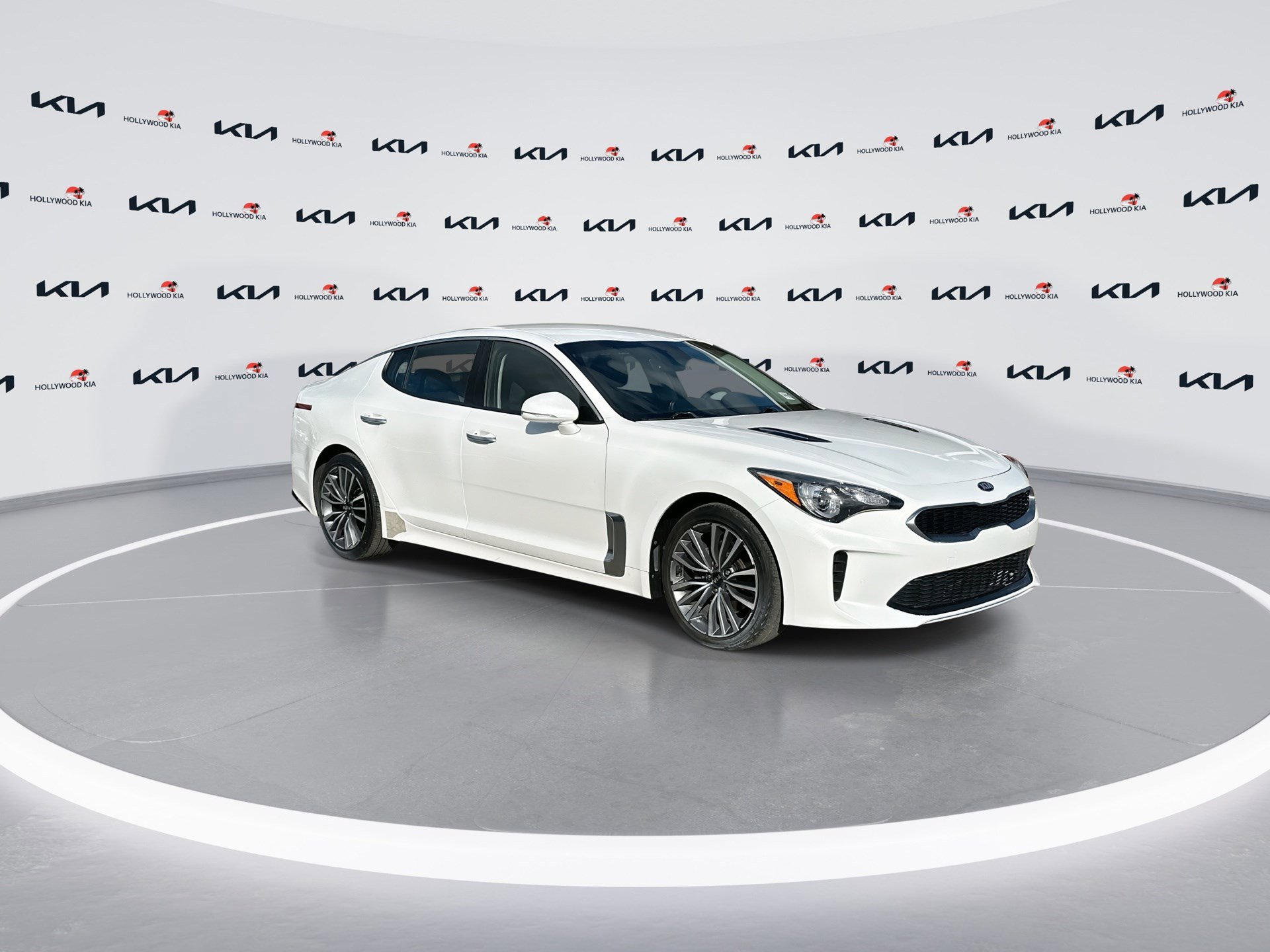 Used 2019 Kia Stinger image 2
