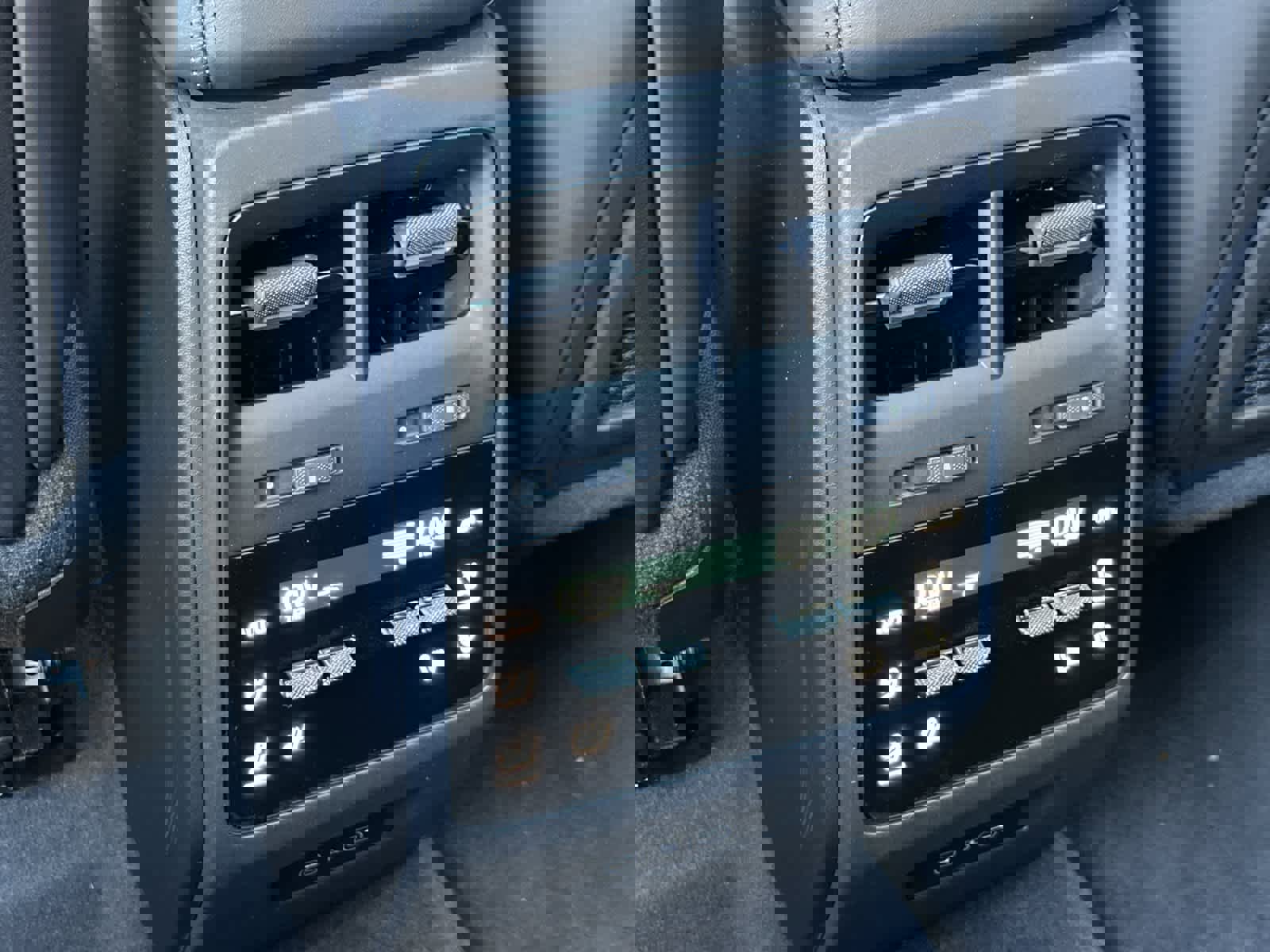 New 2026 Porsche Macan Electric RWD image 14