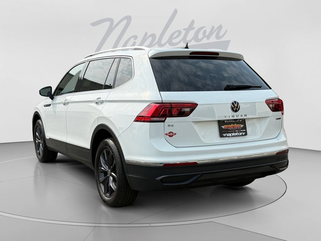 Used 2024 Volkswagen Tiguan SE AWD/4WD image 3