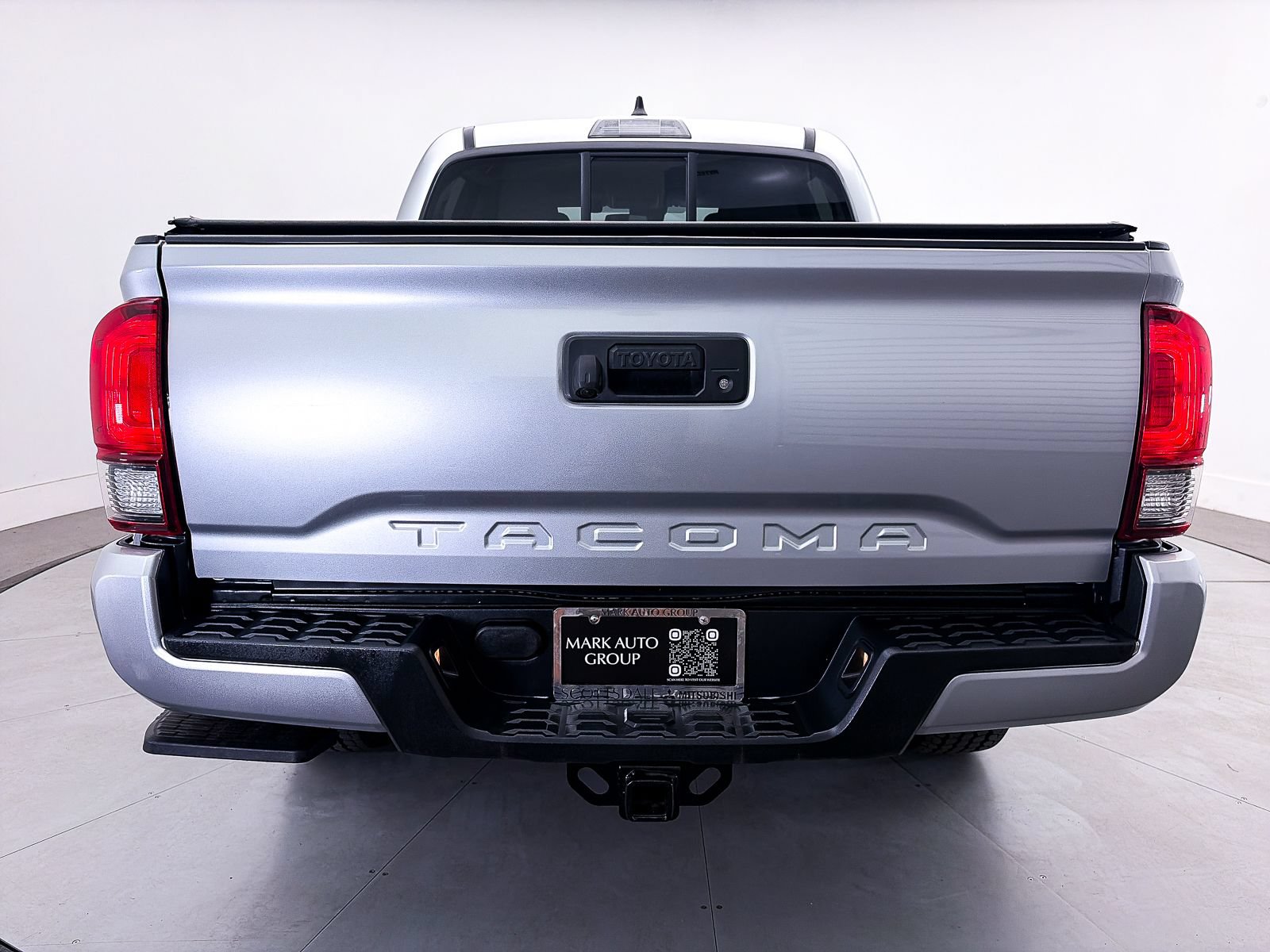 Used 2023 Toyota Tacoma SR w/ SR Convenience Package RWD image 15