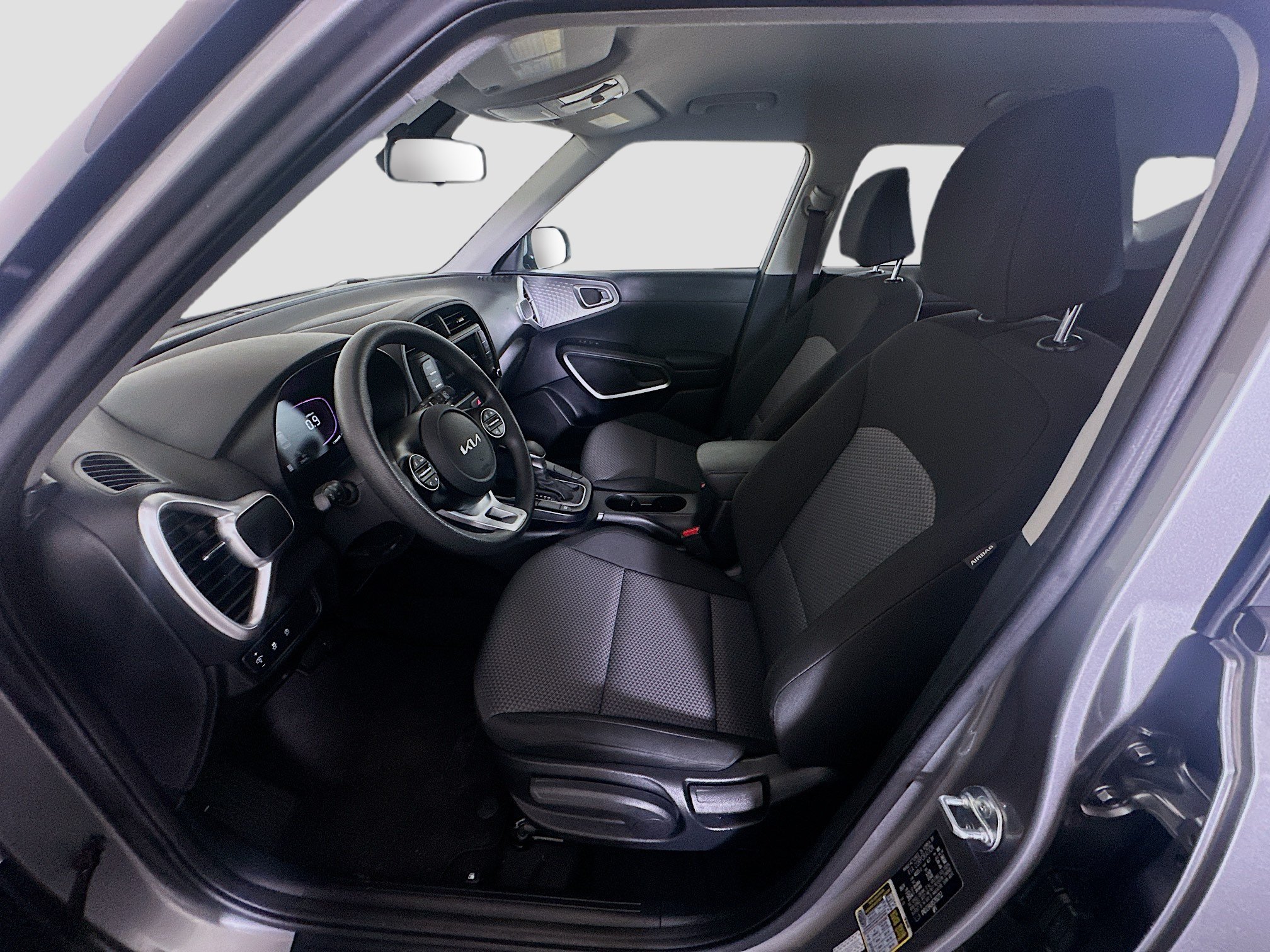 Used 2025 Kia Soul LX w/ LX Technology Package FWD image 13