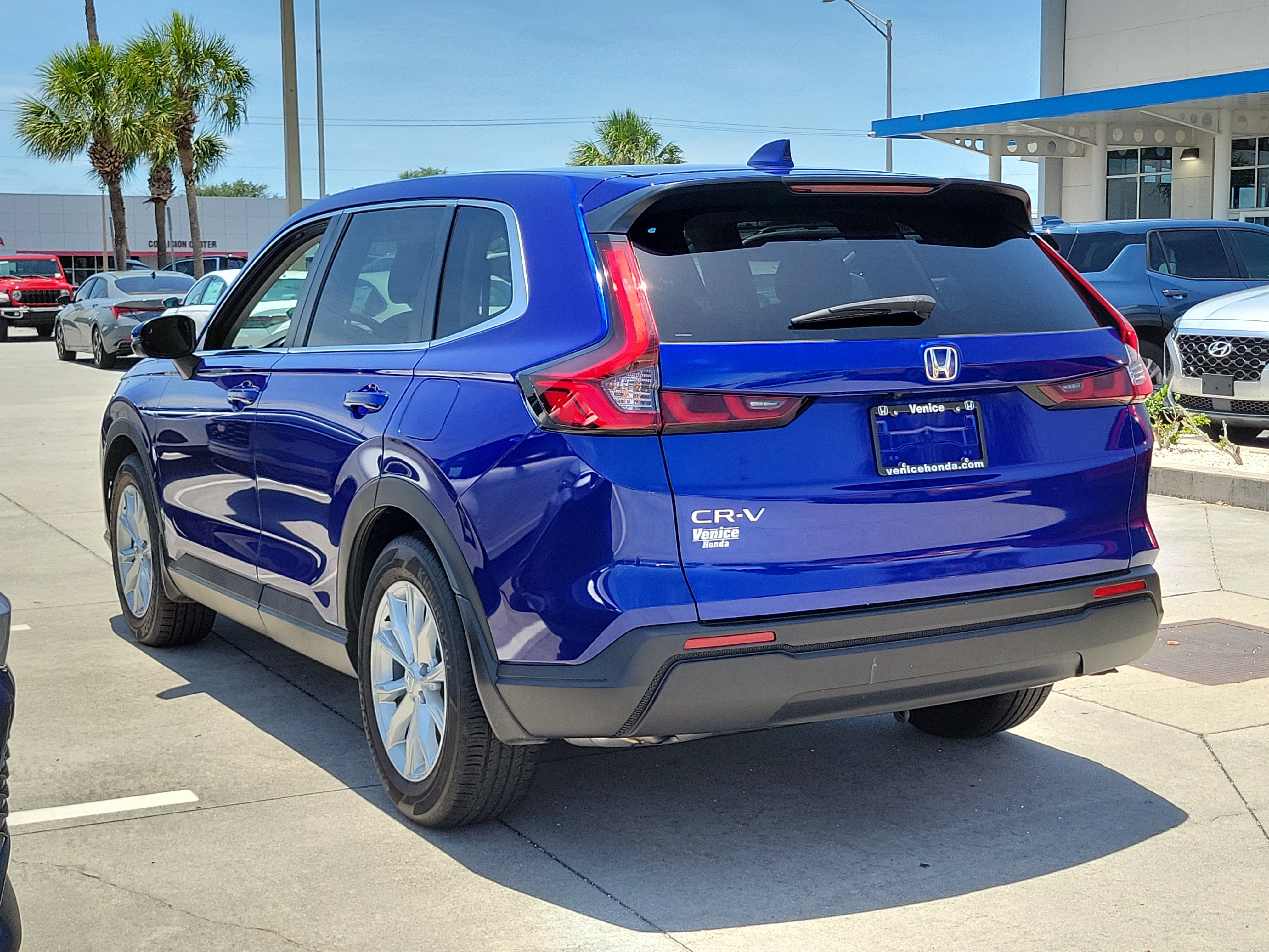 Used 2024 Honda CR-V EX image 4