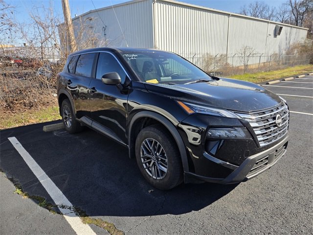Used 2024 Nissan Rogue S image 6