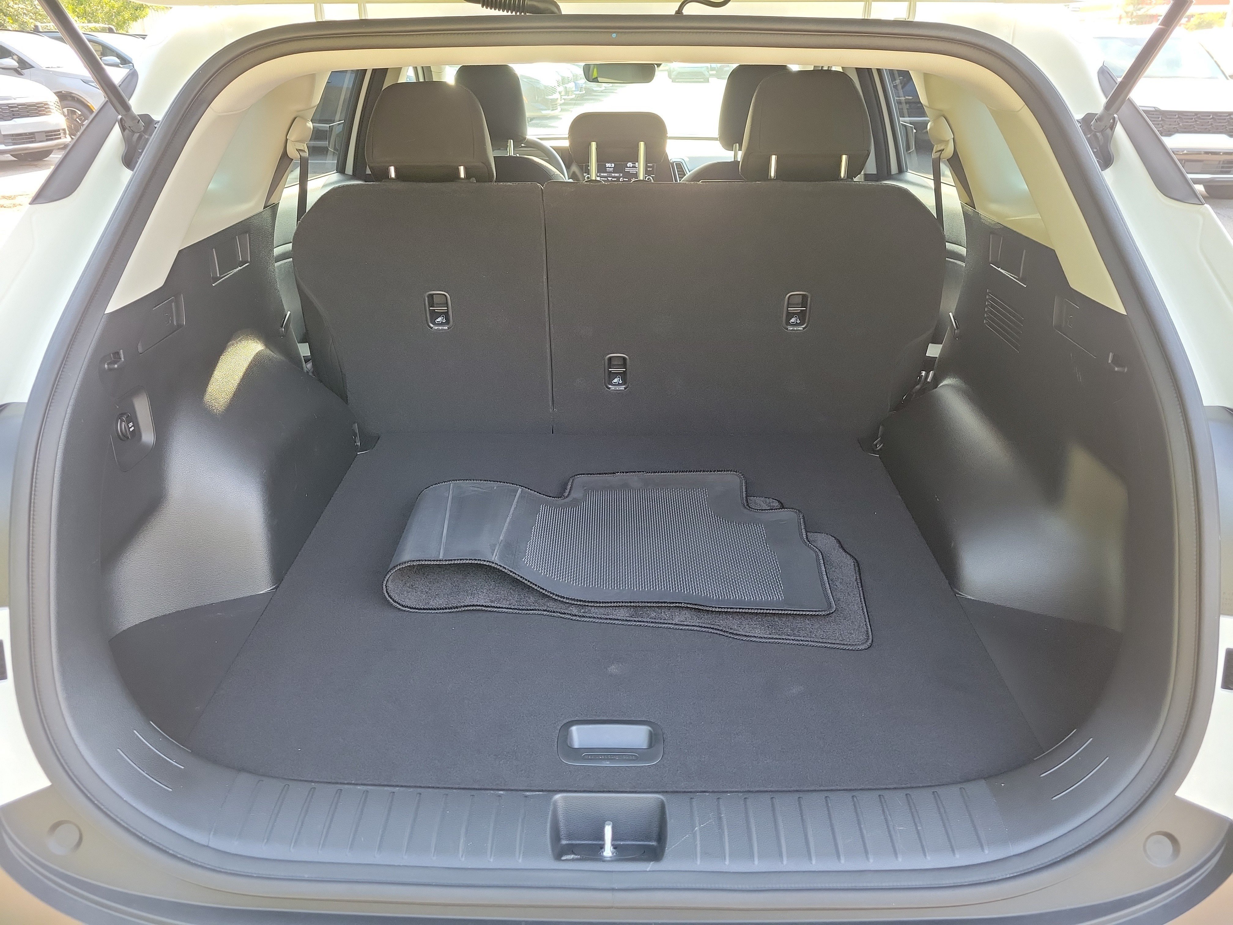 Certified 2024 Kia Sportage LX AWD/4WD image 14