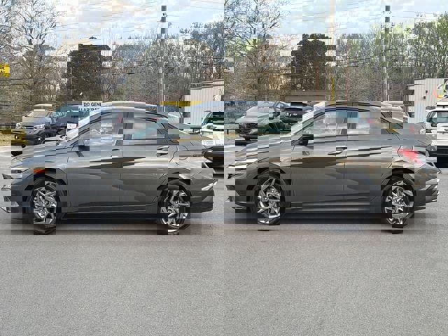 Used 2024 Hyundai Elantra SEL image 6