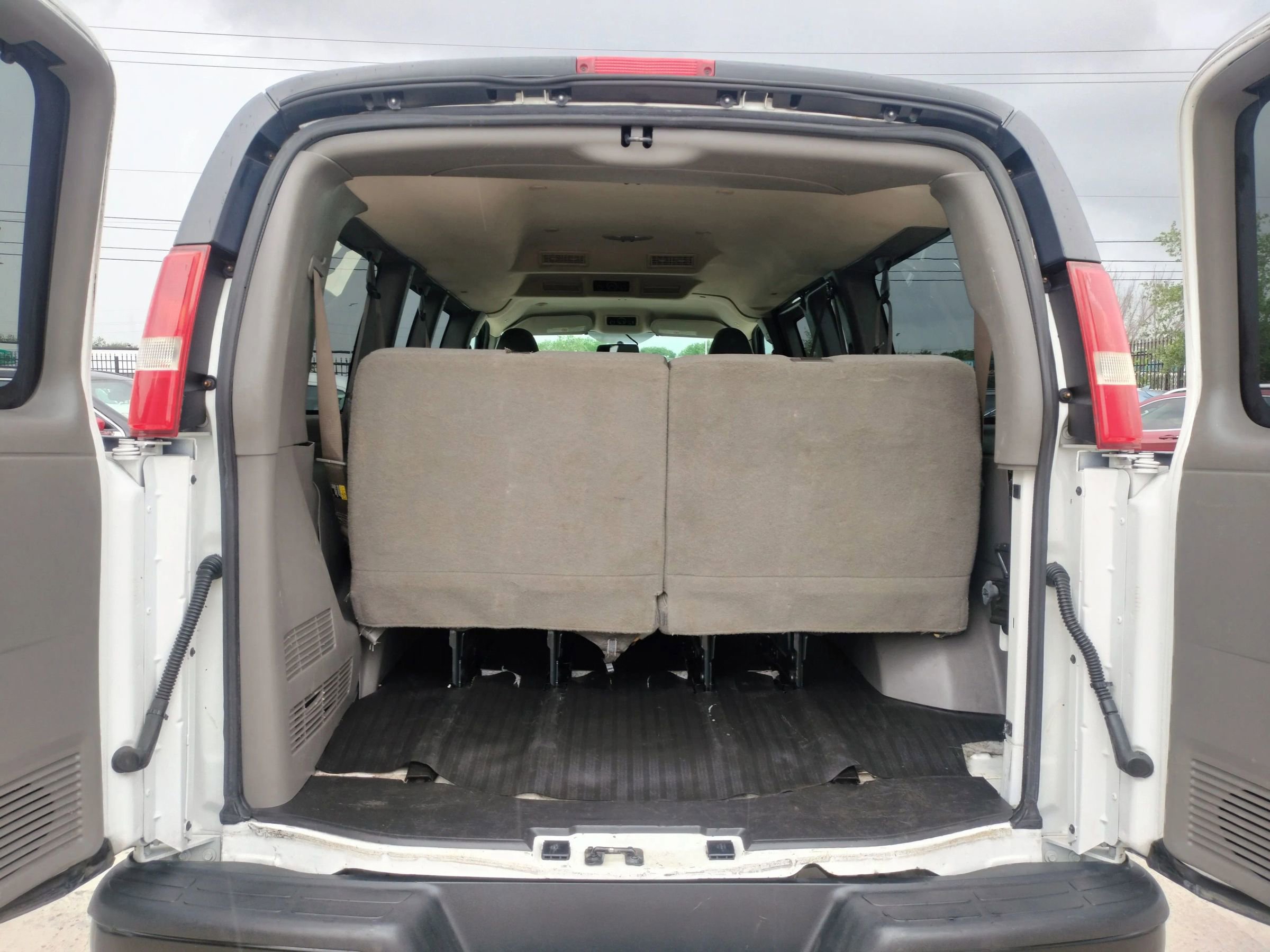 Used 2017 Chevrolet Express 2500 LS image 4