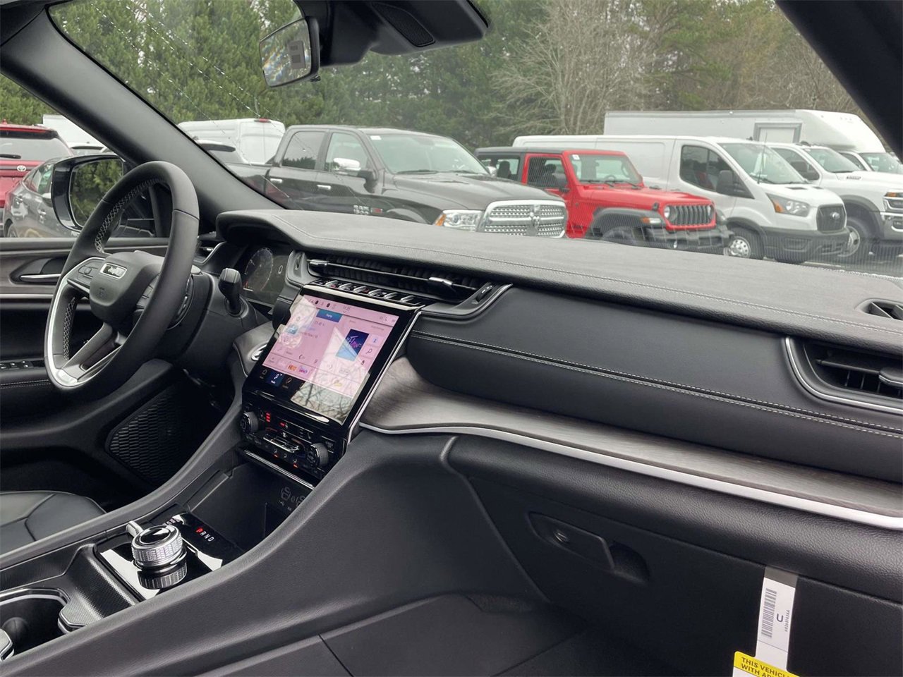 New 2025 Jeep Grand Cherokee L Limited image 15