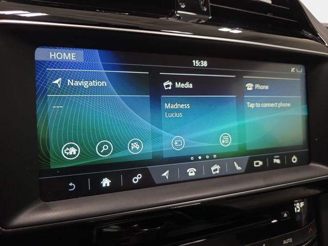 Used 2017 Jaguar F-PACE R-Sport image 17