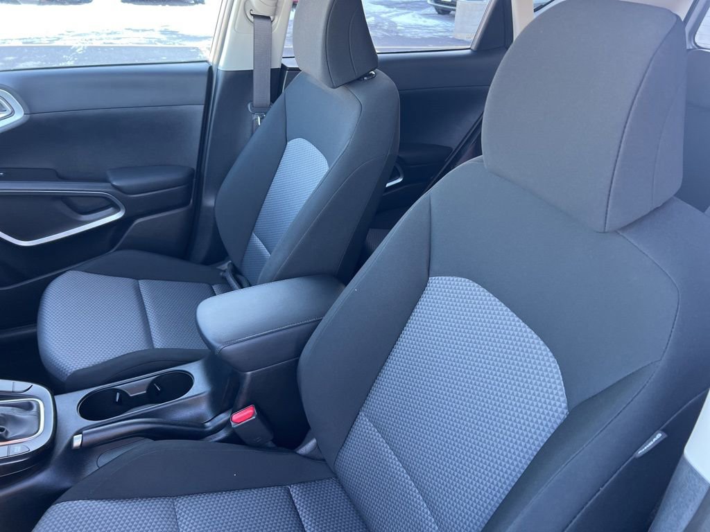 Certified 2022 Kia Soul LX w/ Technology Package image 5
