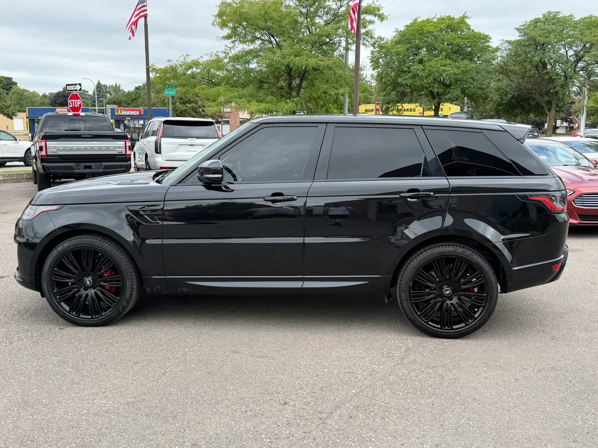 Used 2020 Land Rover Range Rover Sport HSE Dynamic AWD/4WD image 2