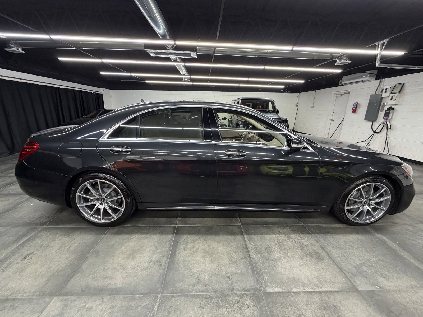 Used 2019 Mercedes-Benz S 560 Sedan image 8
