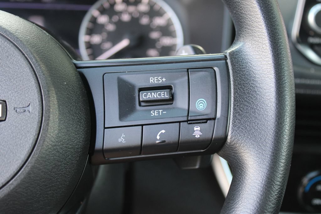 Used 2024 Nissan Rogue SV FWD image 15