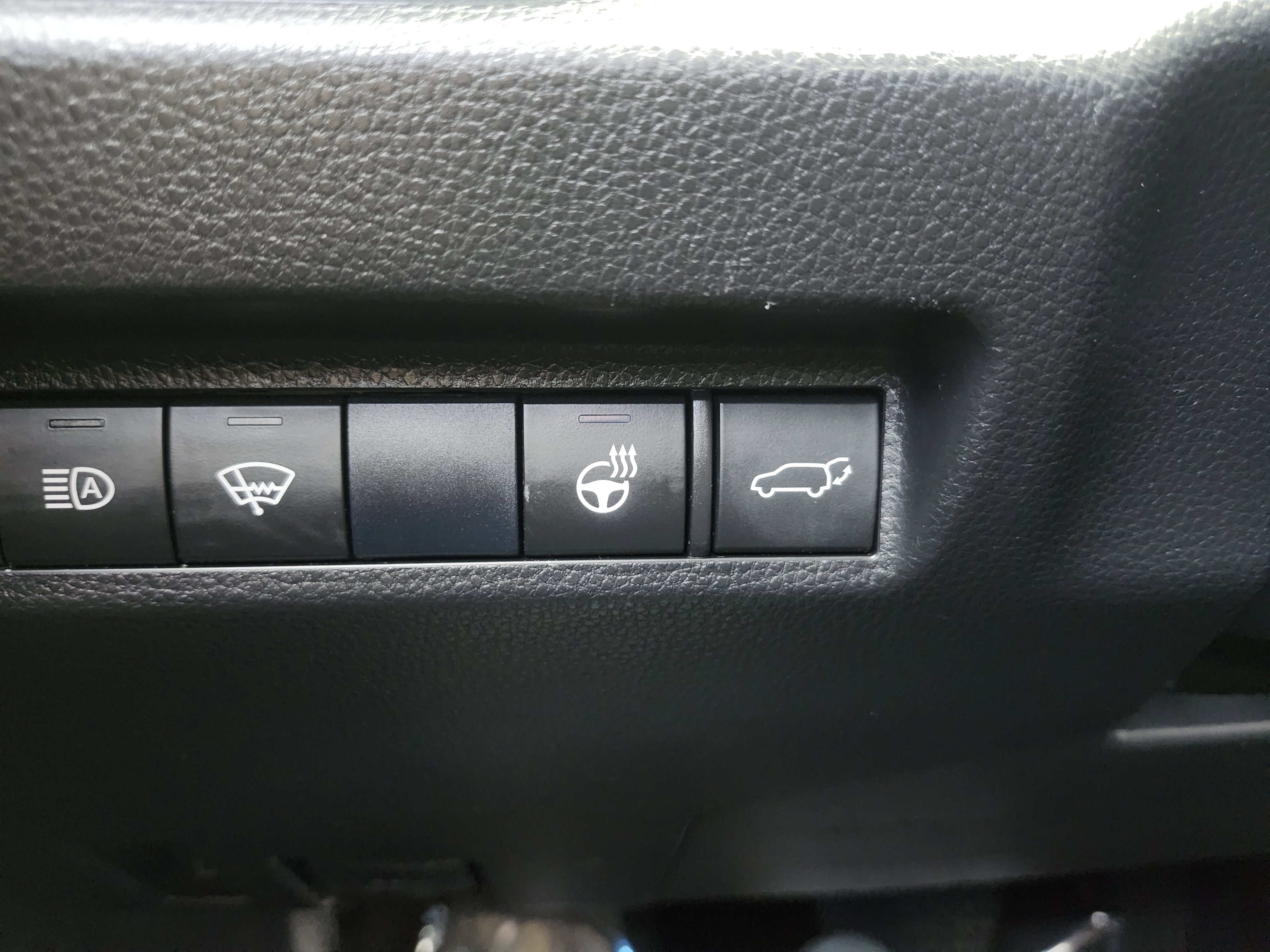 Used 2020 Toyota RAV4 XSE w/ XSE Grade Weather Package AWD/4WD image 13