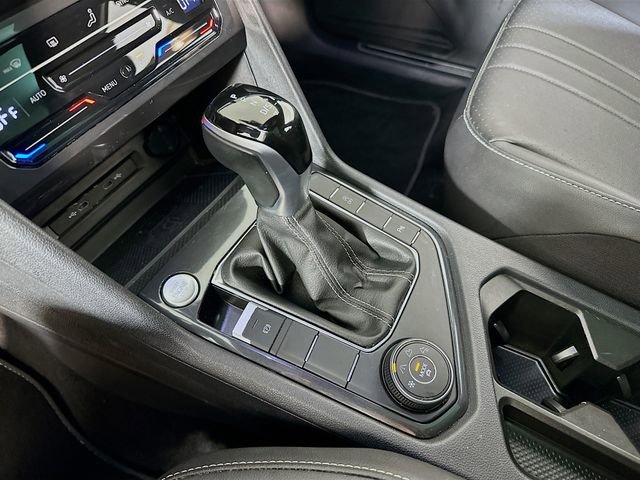 Used 2023 Volkswagen Tiguan SE R-Line image 21