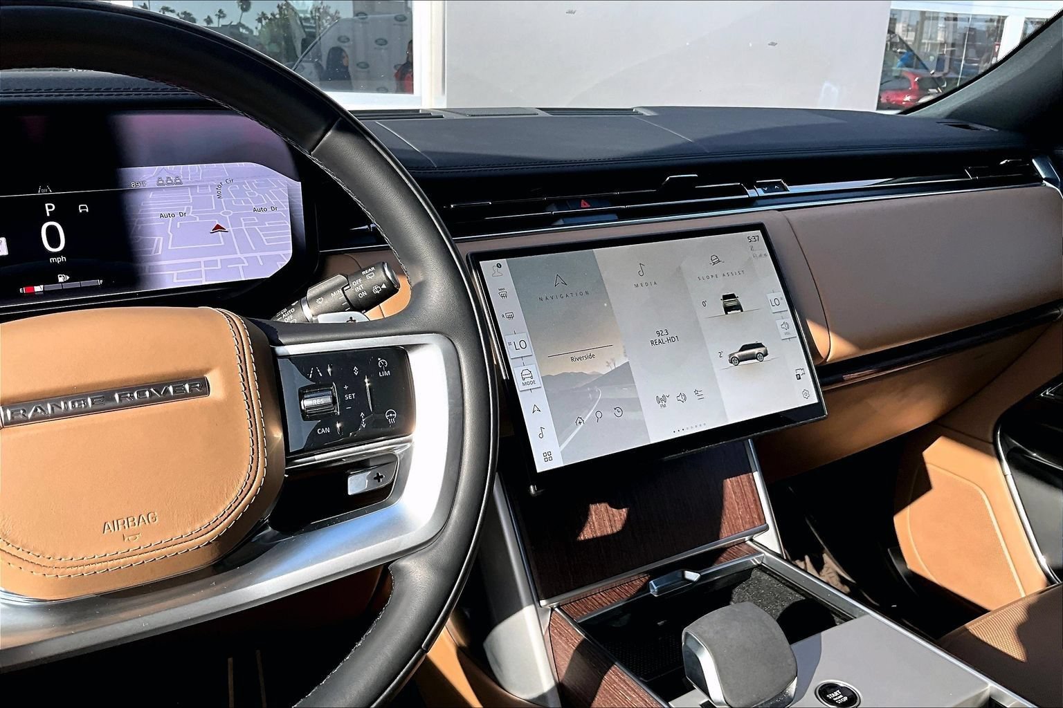 Certified 2024 Land Rover Range Rover SE AWD/4WD image 6