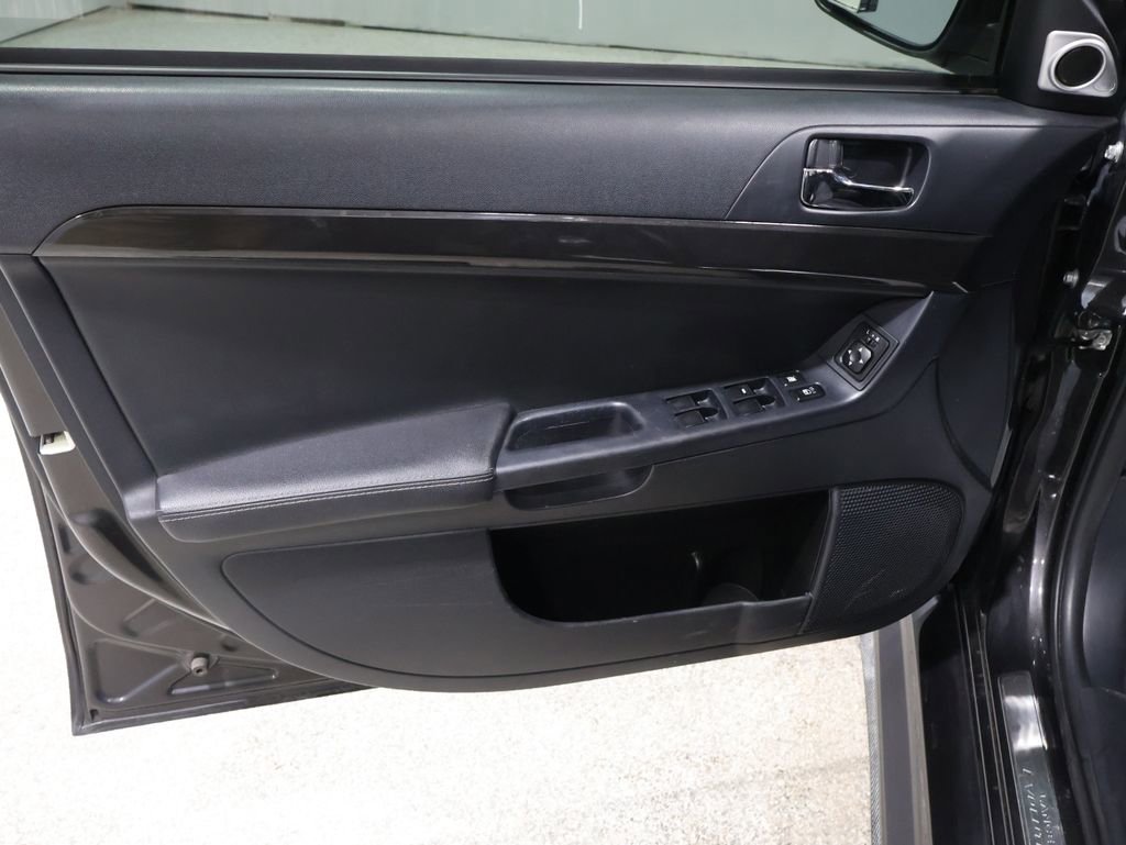 Used 2011 Mitsubishi Lancer Evolution MR image 13