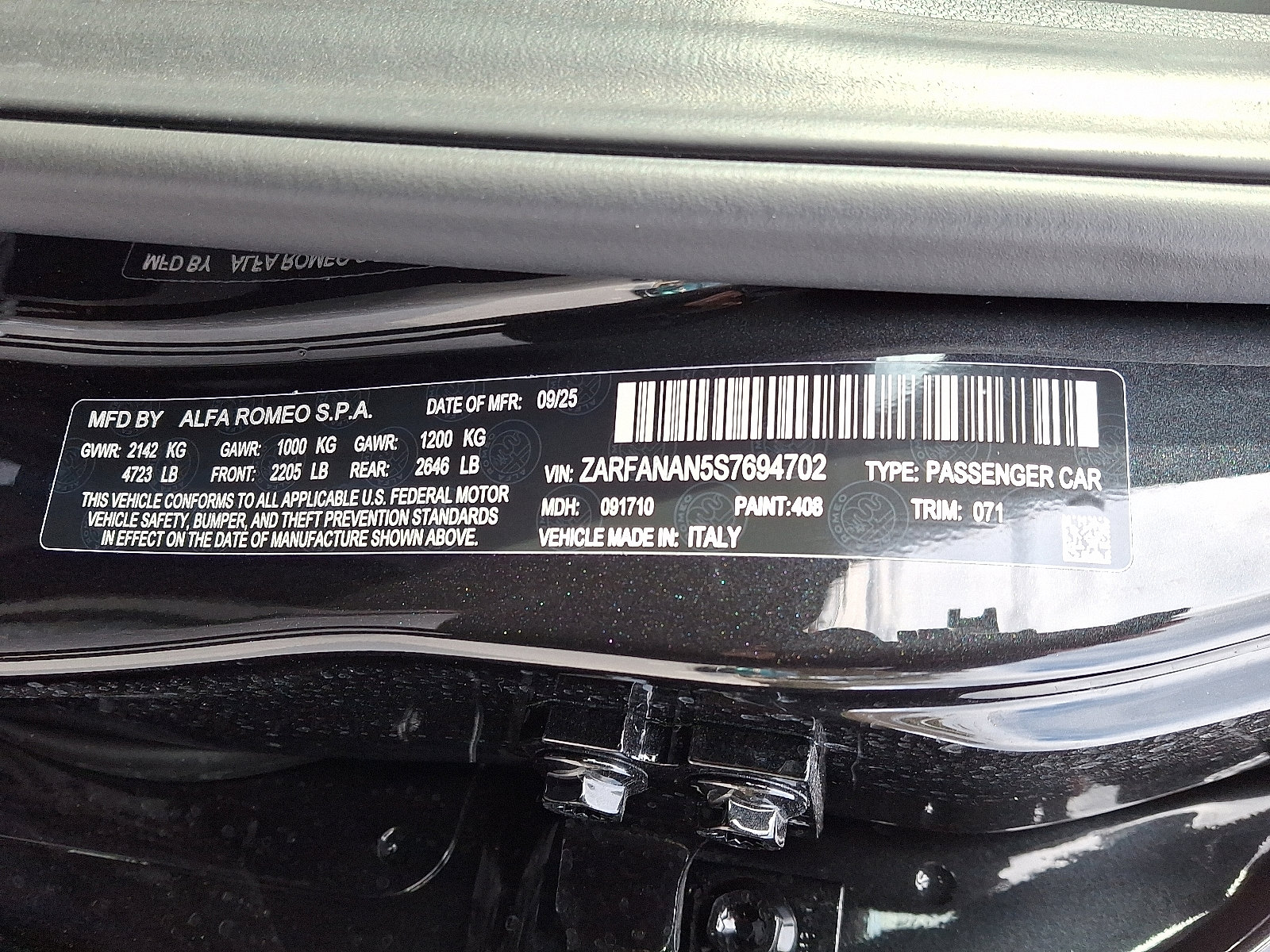 New 2025 Alfa Romeo Giulia AWD w/ Driving Assist Package image 10