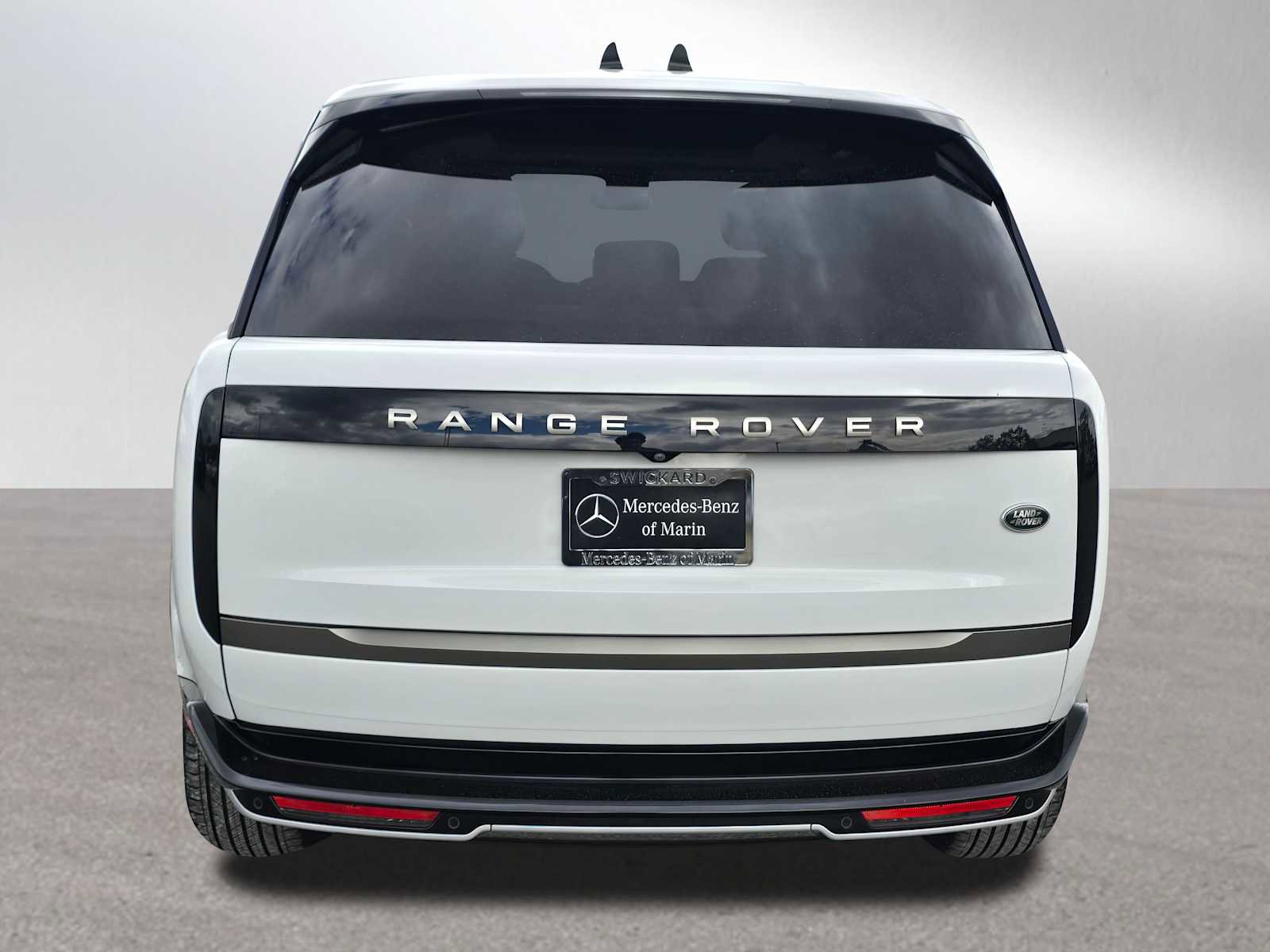 Used 2023 Land Rover Range Rover SE image 4