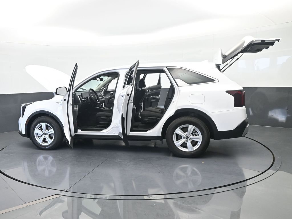 Used 2025 Kia Sorento LX image 70