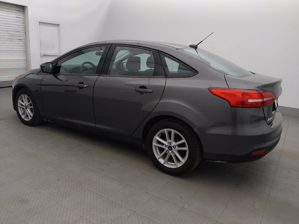Used 2018 Ford Focus SE FWD image 3